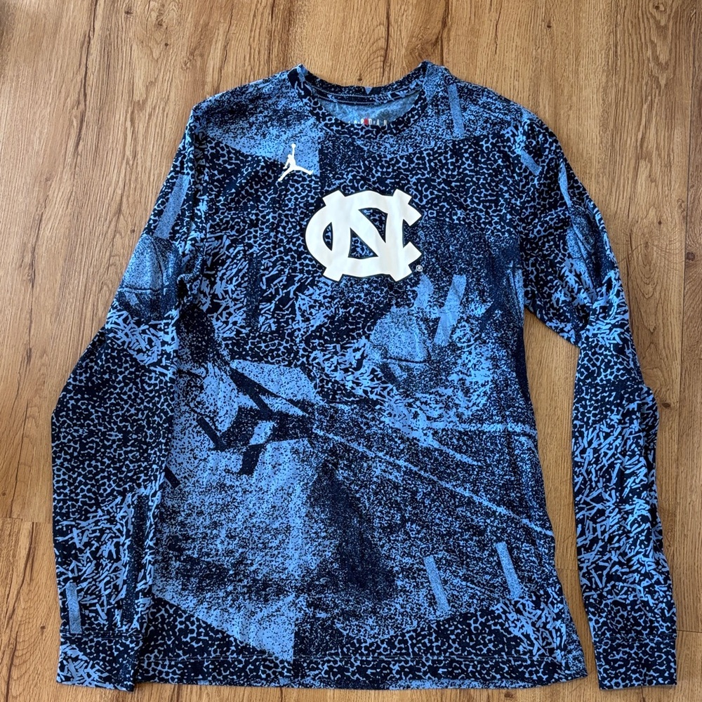Jordan Men's Long Sleeve Shirt UNC Blue Black Graphic